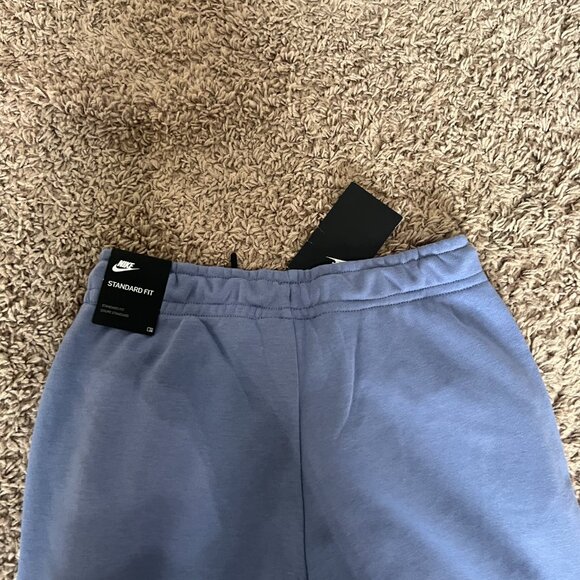 Nike Women's Joggers NWT - Picture 3 of 5